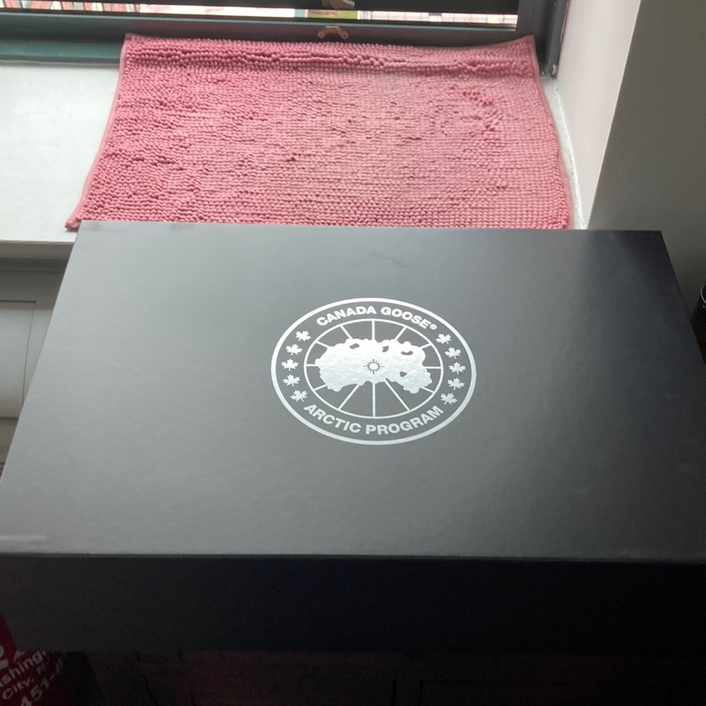 Canada Goose Box (BOX ONLY)